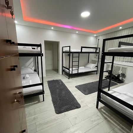 Shesh Hostel Pristina Buitenkant foto