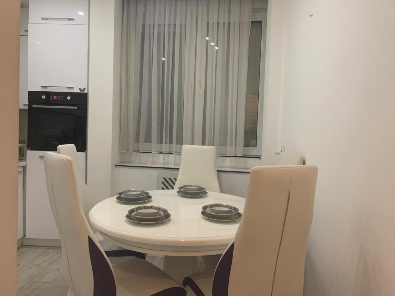 Shesh Hostel Pristina Buitenkant foto