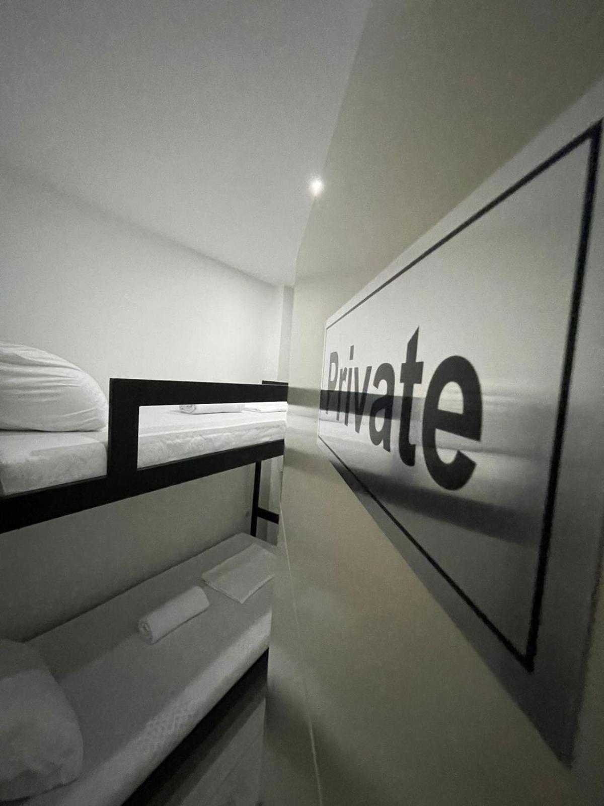 Shesh Hostel Pristina Buitenkant foto